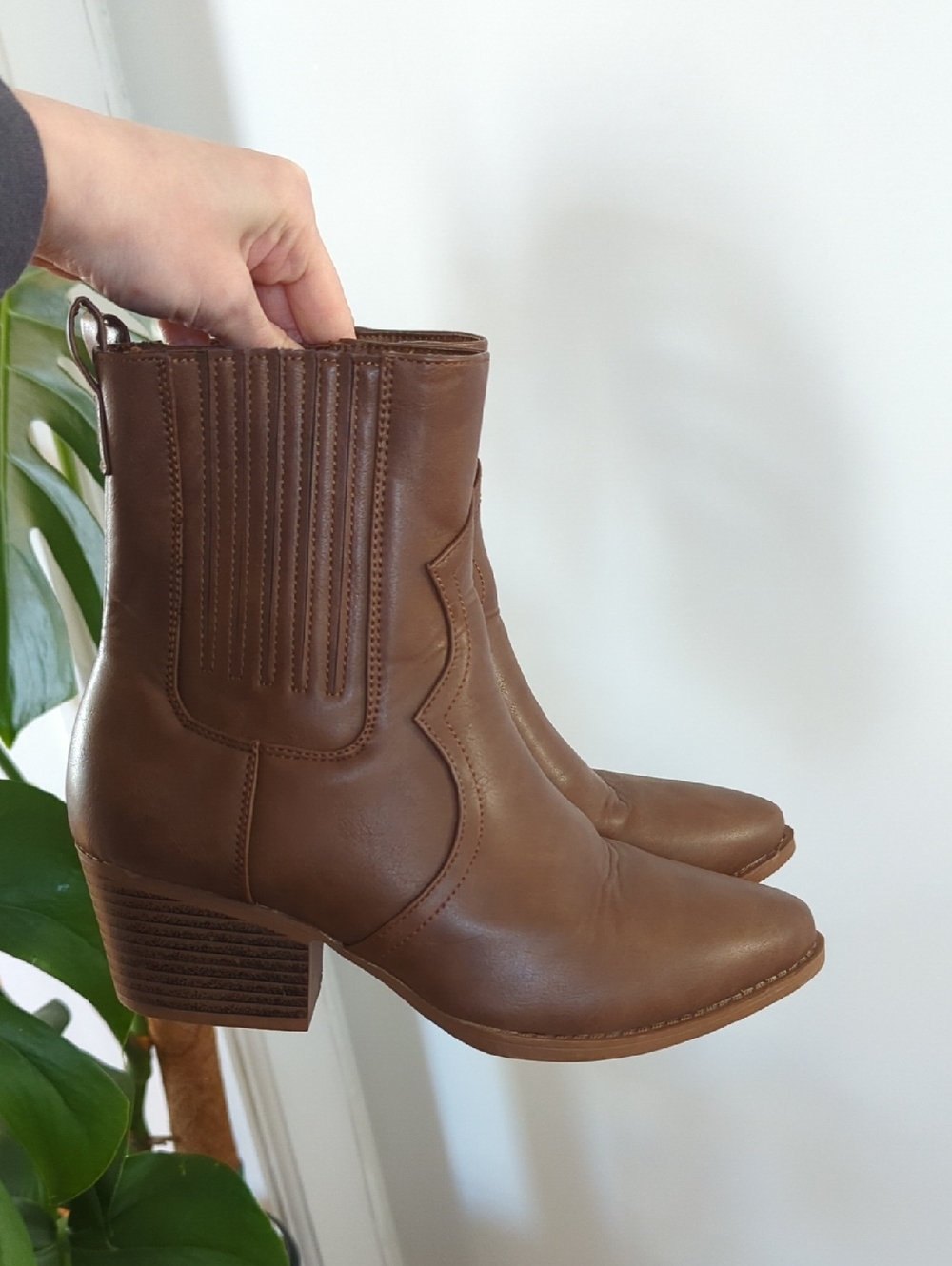 Ardene Brown Ankle Boots - Classic Western-Style Heel